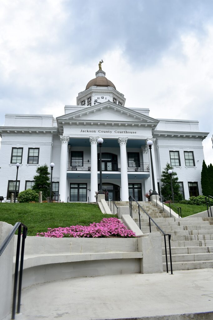 small town courthouse in sylva nc